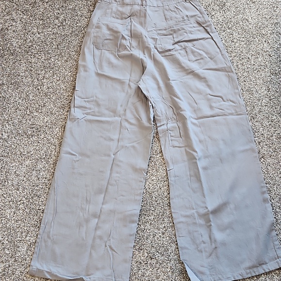 Wide Leg Pants in Light Gray - Picture 3 of 3
